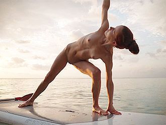 Nude yoga hd