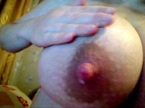 Milk leaking boobs