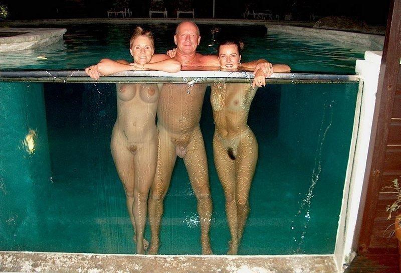 Hose reccomend nude public pool