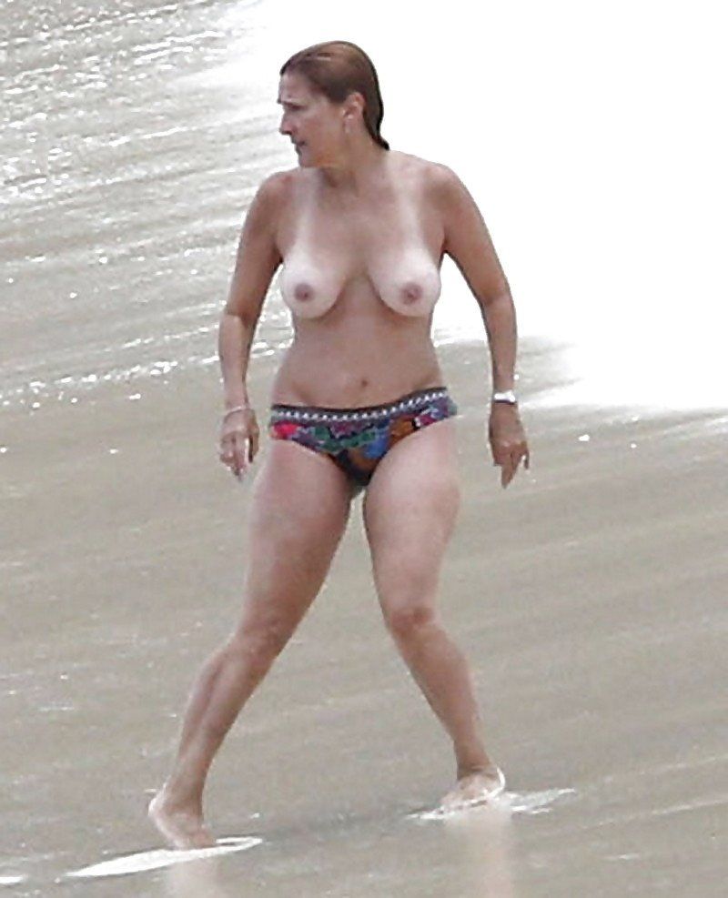 2-bit reccomend Photos marilyn milian topless beach