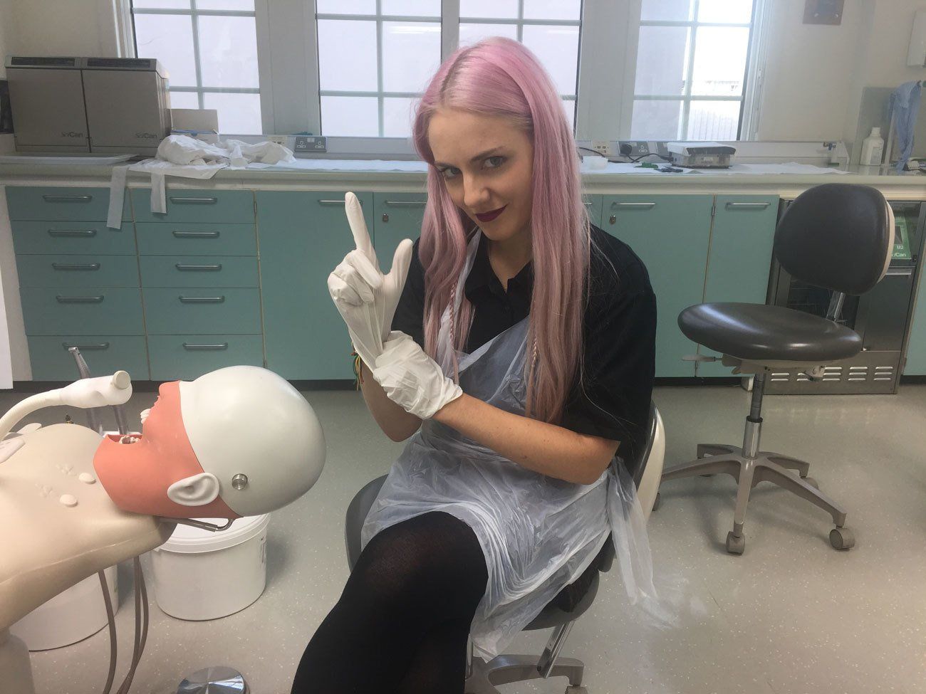 Girl gives dentist blowjob Blowjob