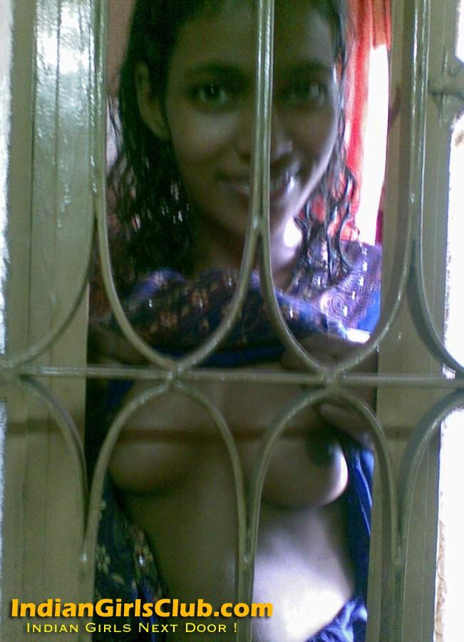 Indian girl nude flash