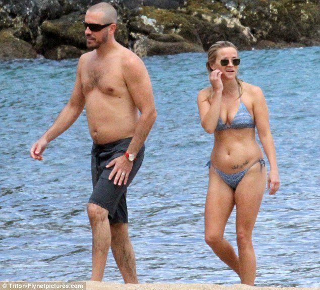 Chanel reccomend Reese witherspoon fat bikini