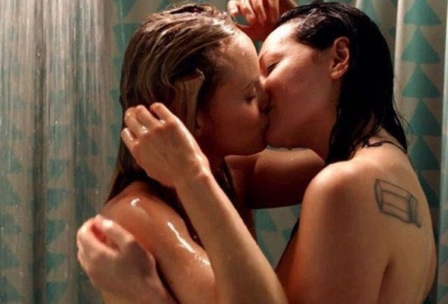 Shower fanfic lesbian