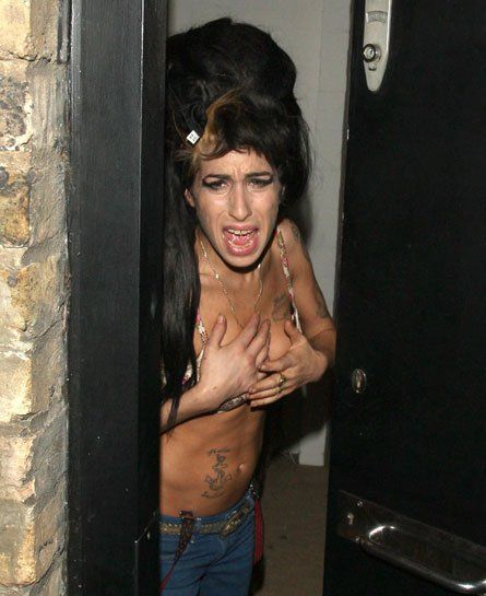 Naked amy pics winehouse Amy Winehouse's