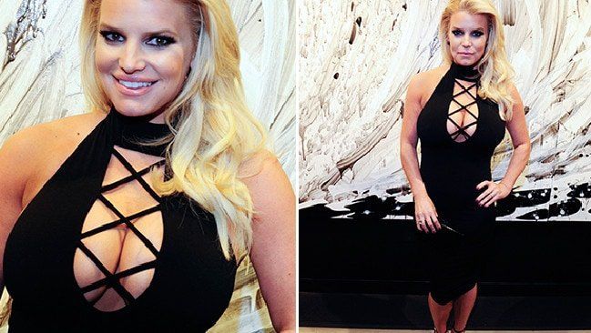 Jessica simpson boob out