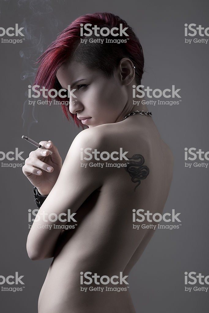 Cosmos reccomend Muscled girl smoking nude