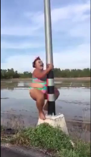 Fat guy naked coming down the dance pole