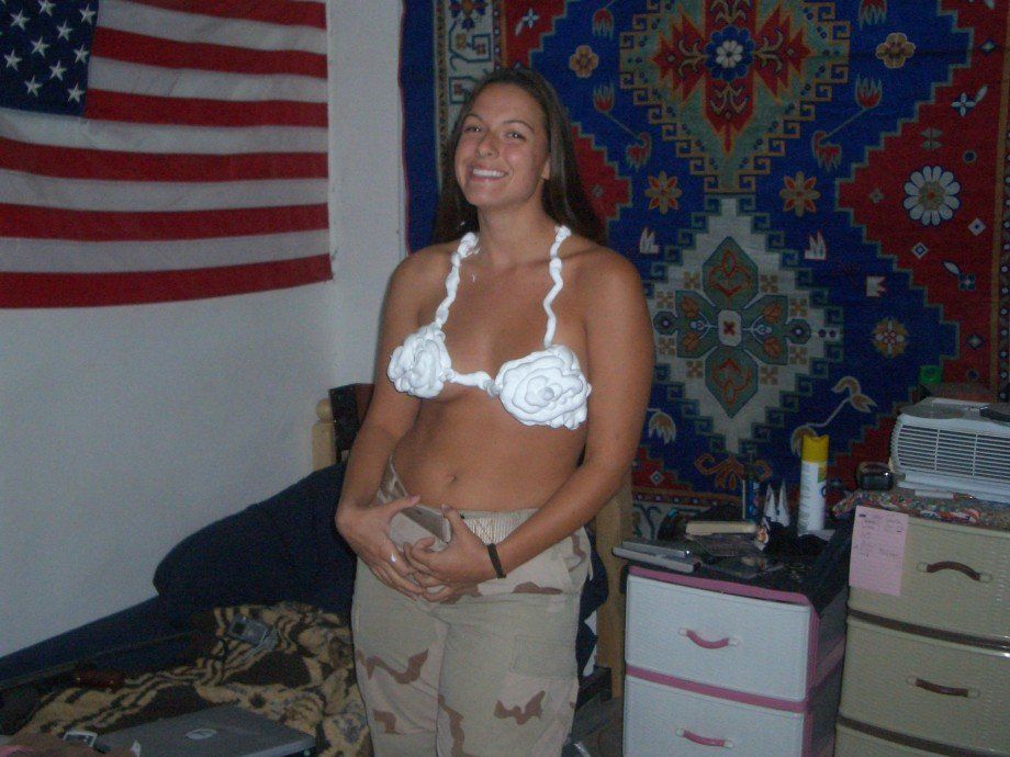 Army girl caught nude 