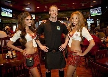 Caesar reccomend Guys touching girls at hooters