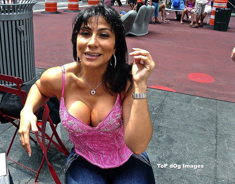 Kicks recommend best of cleavage Busty latina