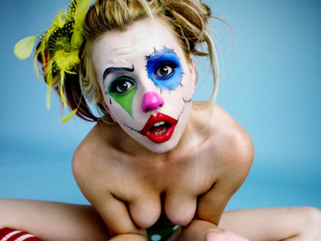 Ezzie reccomend nude clowns as girls Sexy dressed