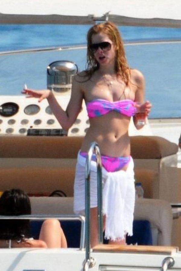 Lavigne en bikini