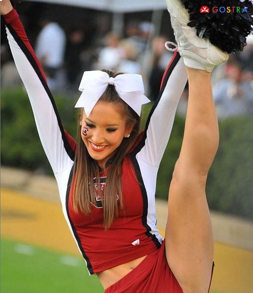 Cheerleader hot upskirt