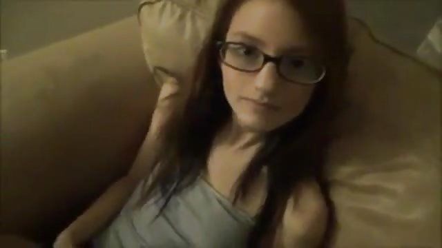 New Year's blowjob from a young beauty - Solazola.