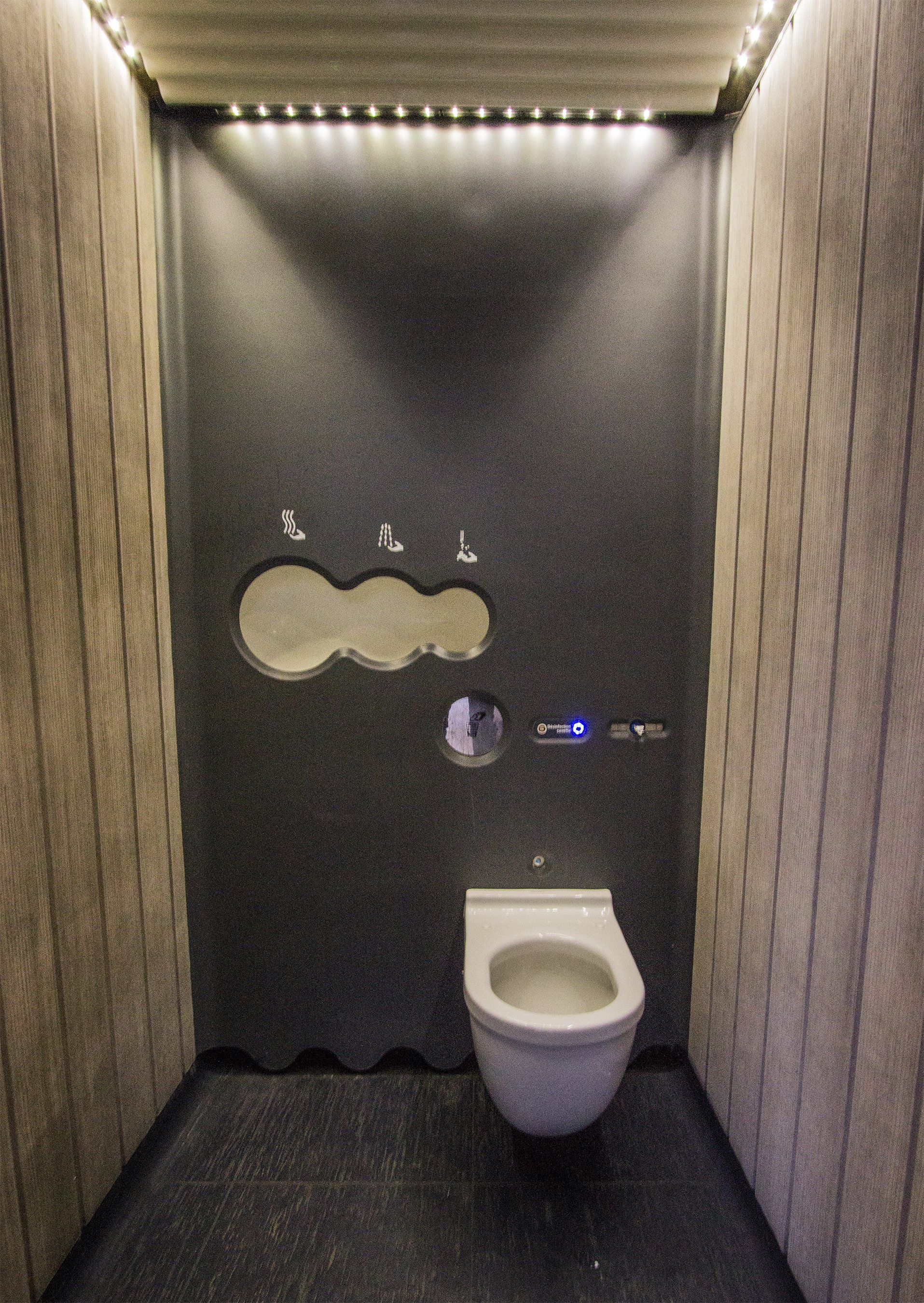 gloryhole in toilet stall xxx porn video pic