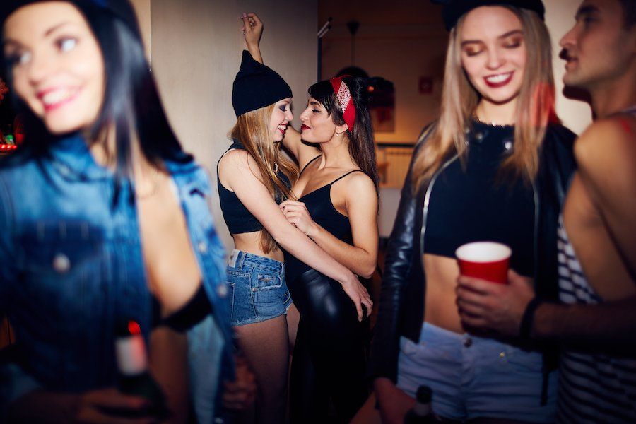 Lesbian clubs bars san antonio texas