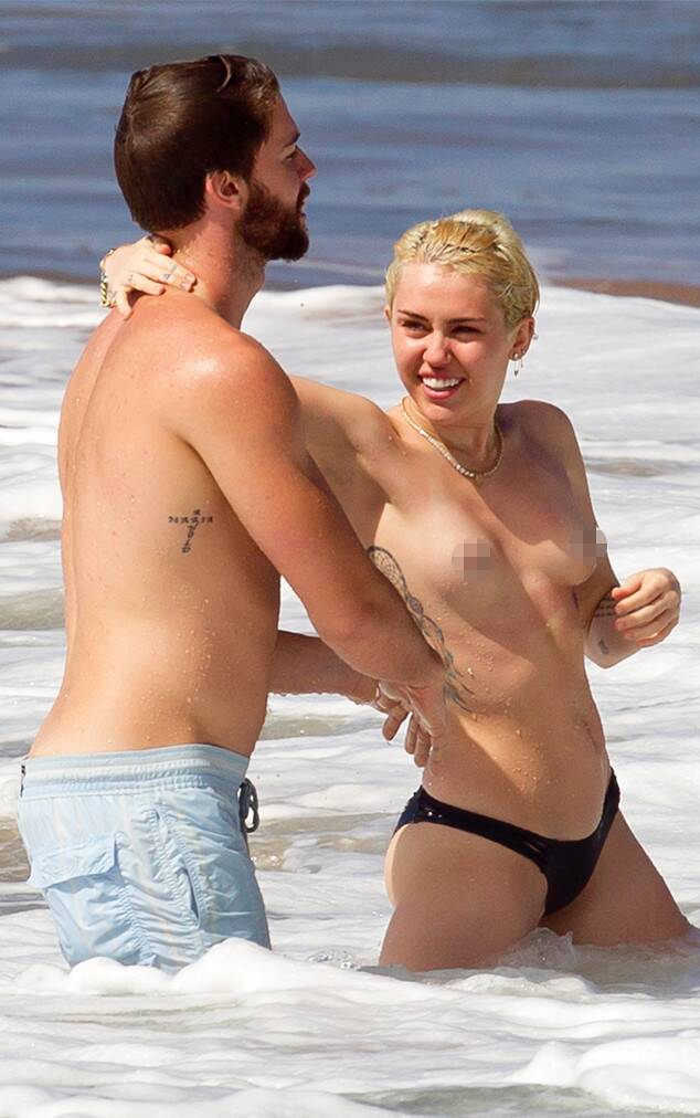 Miley cyrus boob pic
