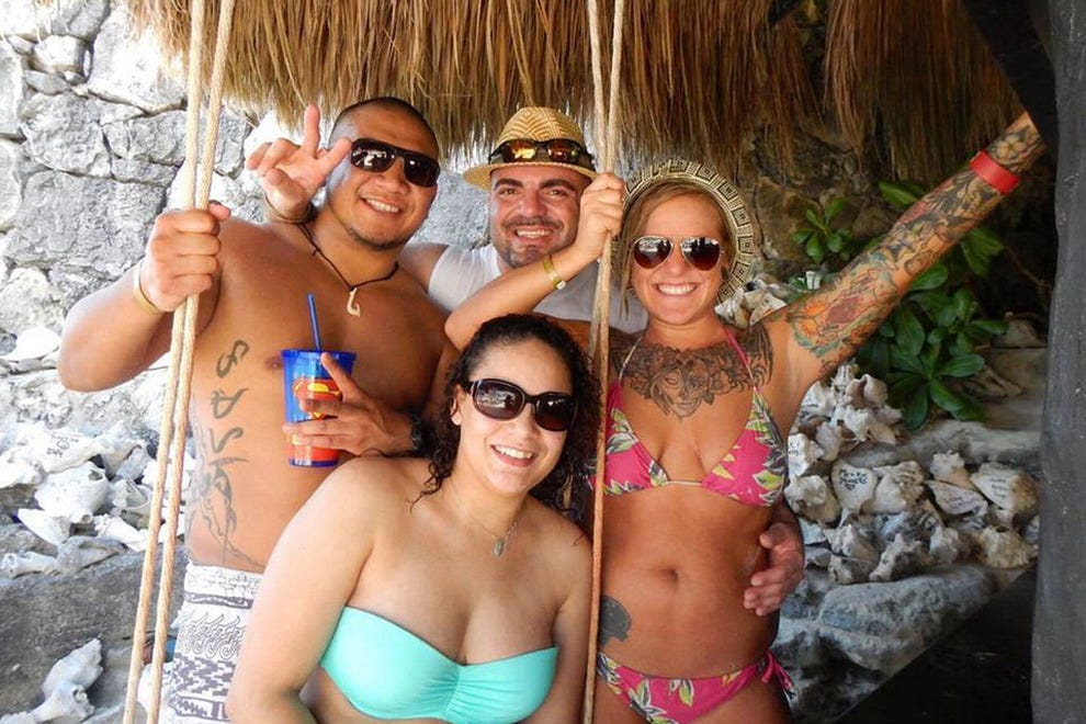 Free Cancun Girls Naked Pic.