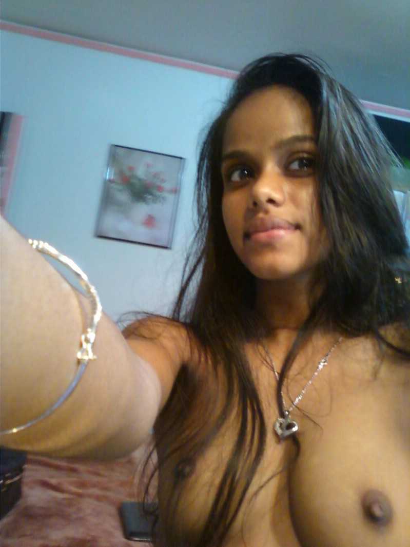 best of Gallery Young aunty nude photo